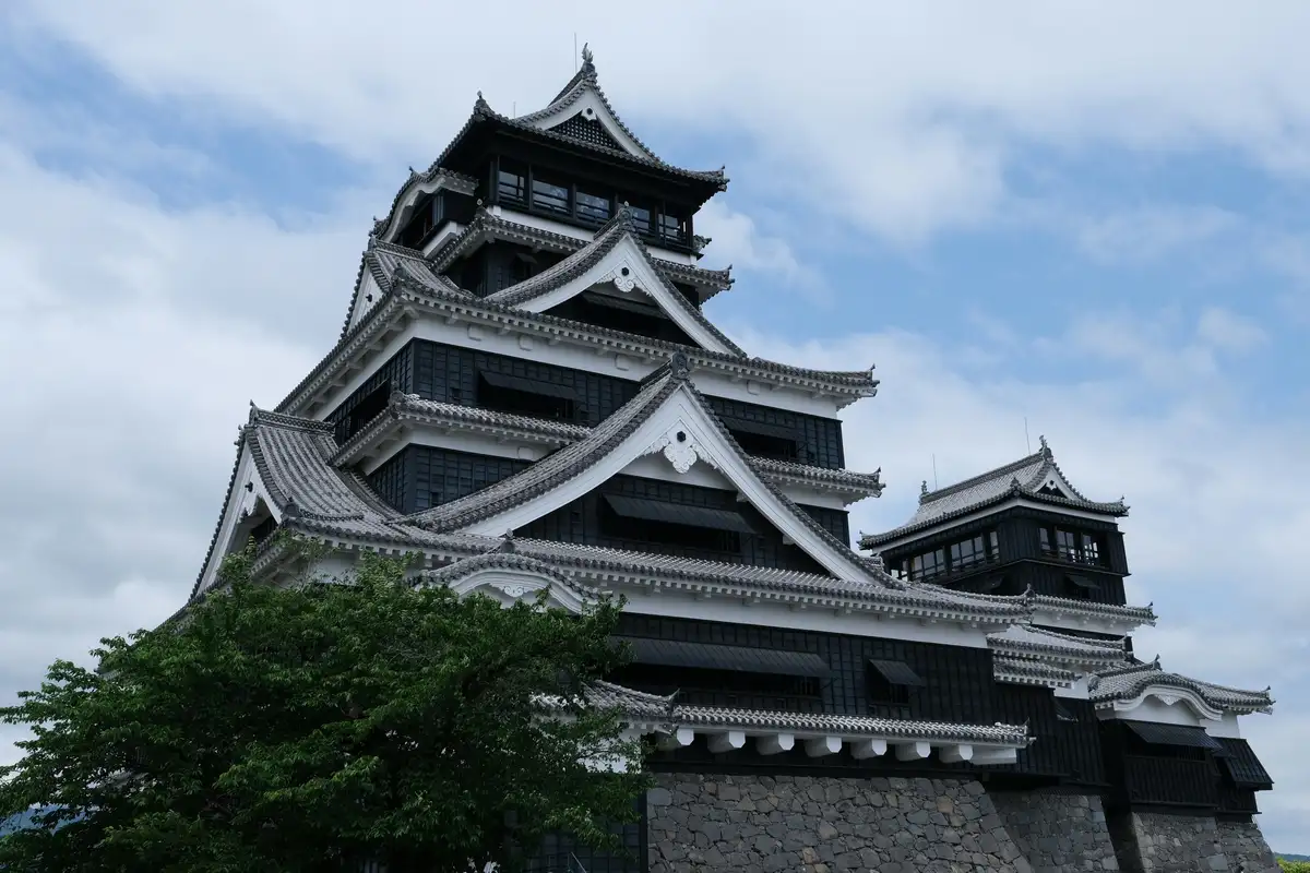 Tour Day 4: Kumamoto Castle & the Journey South
